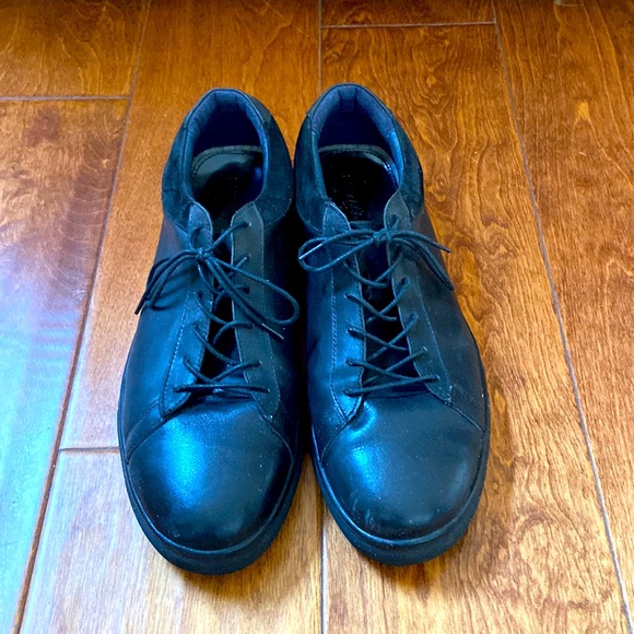 Men’s shoes size 10.5 - Picture 1 of 3